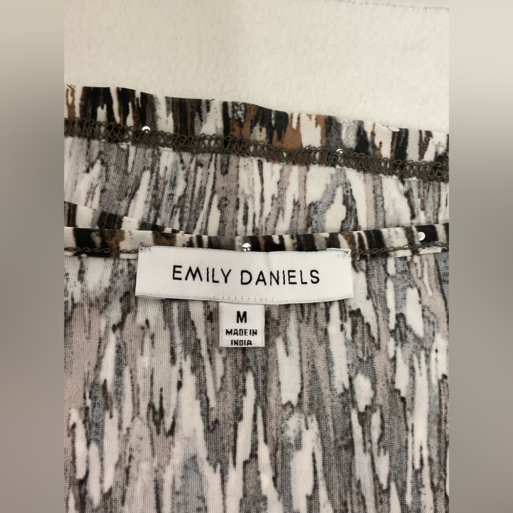 EMILY DANIELS L/S PRINT TOP - SZ MEDIUM - Picture 4 of 4